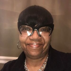 Meet your Posher, Regina